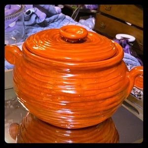 Soup tureen or casserole dish